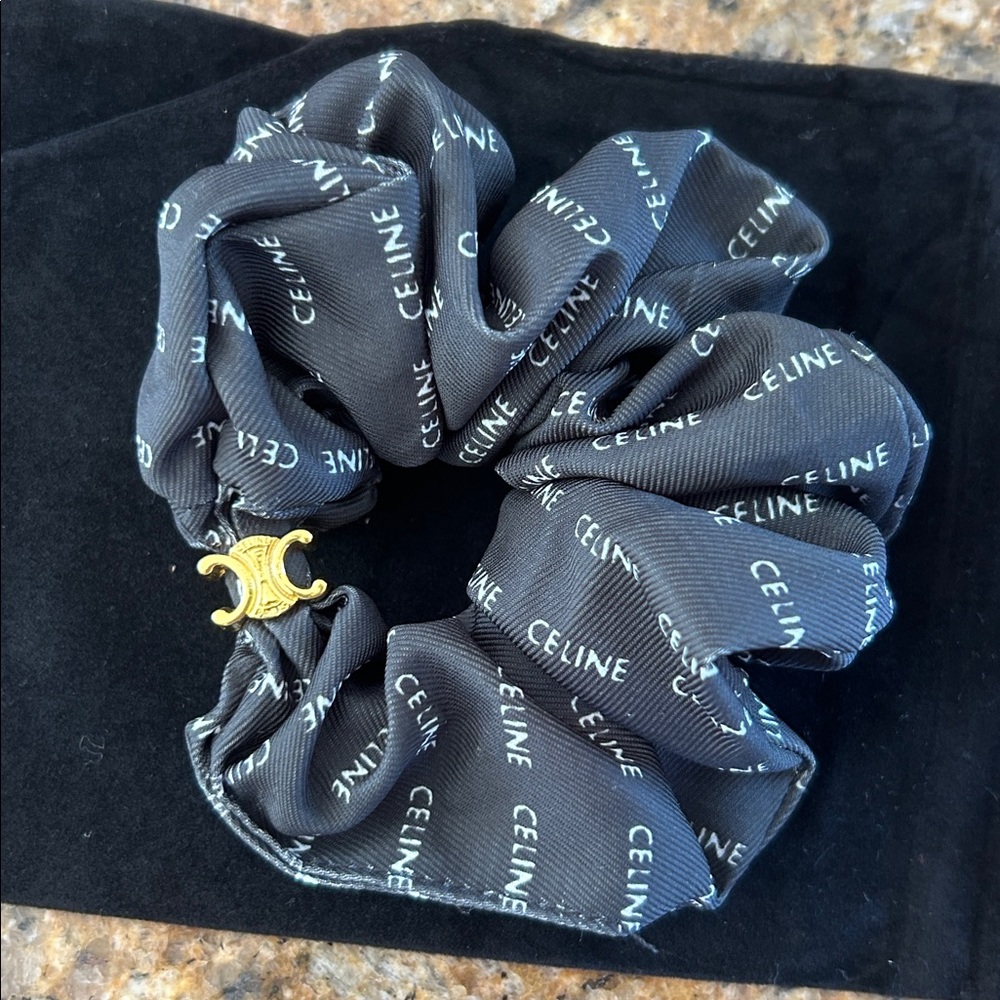 CELINE SCRUNCHY RAYURE IN SILK AND BRASS WITH GOLD FINISH - Picture 3 of 5